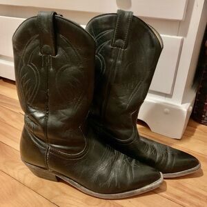 Black Leather Women's Cowboy Boots - Classic Western Style